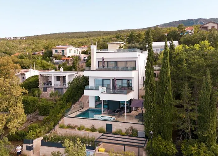 Palazzo Emanuel By Guide וילה קראליביצה